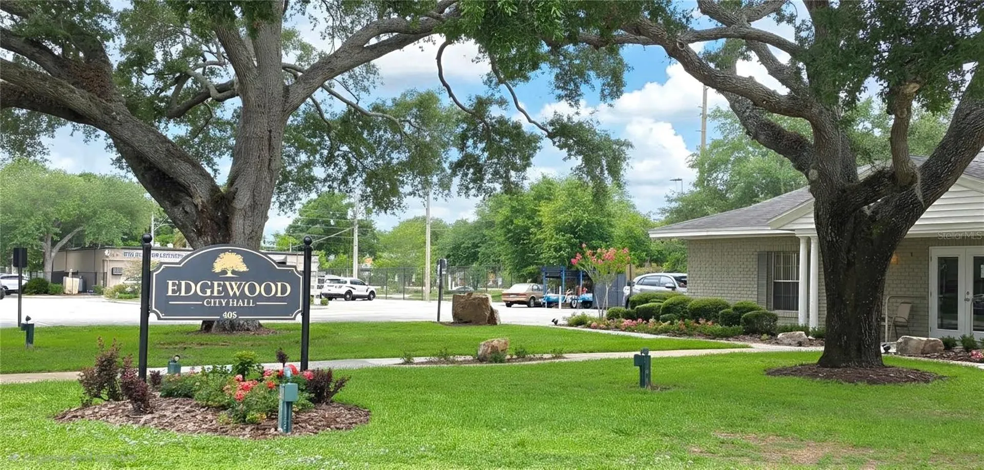 5020 The Oaks Circle Edgewood FL 32809