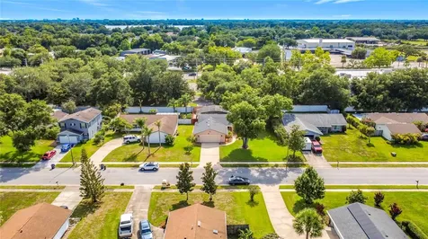 5020 The Oaks Circle Edgewood FL 32809