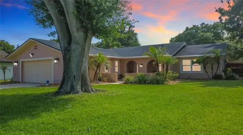 5020 The Oaks Circle Edgewood FL 32809