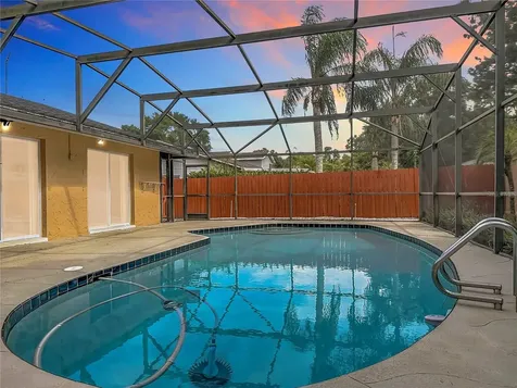 5020 The Oaks Circle Edgewood FL 32809