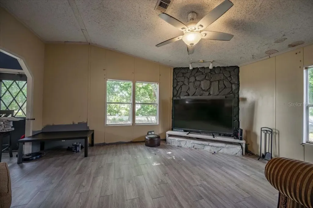 2210 D R Bryant Road Lakeland FL 33810