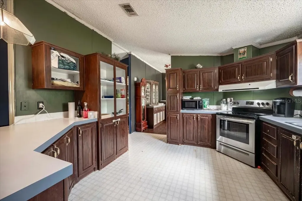 2210 D R Bryant Road Lakeland FL 33810