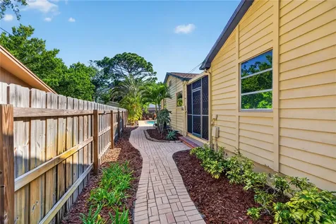 6113 10th Avenue S Gulfport FL 33707