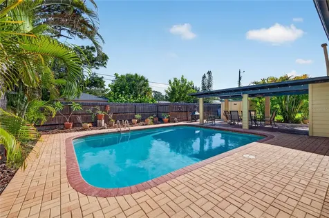 6113 10th Avenue S Gulfport FL 33707
