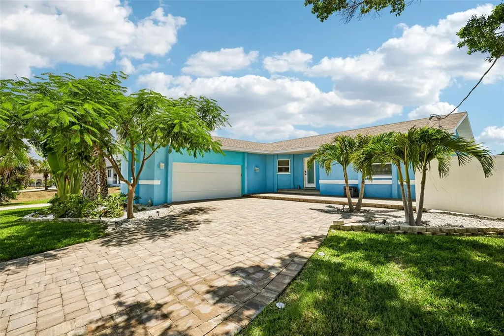 6304 Flamingo Drive Apollo Beach FL 33572