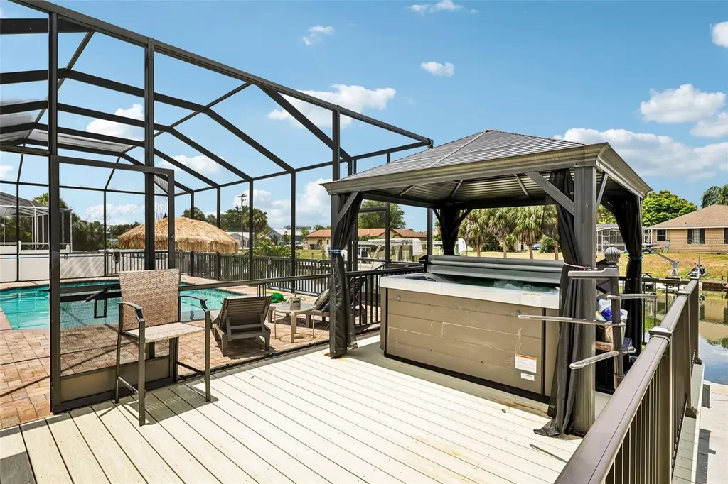 6304 Flamingo Drive Apollo Beach FL 33572