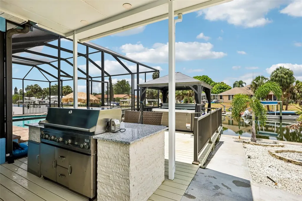 6304 Flamingo Drive Apollo Beach FL 33572