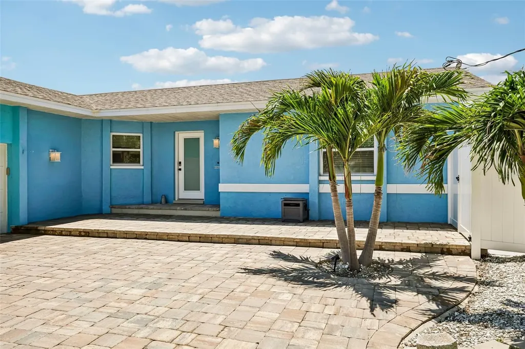 6304 Flamingo Drive Apollo Beach FL 33572