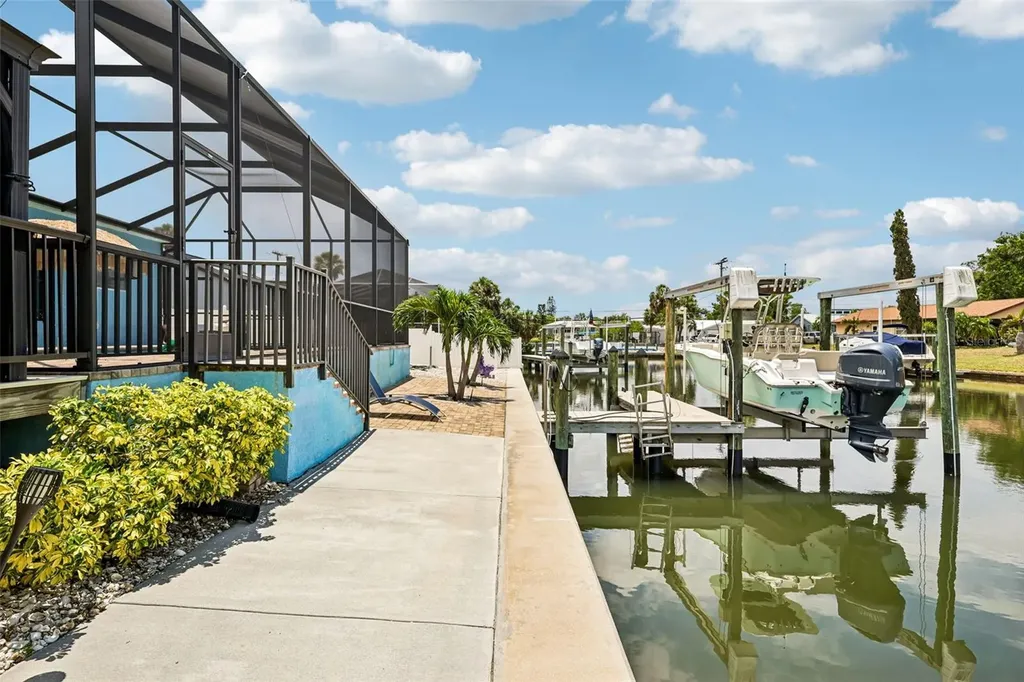 6304 Flamingo Drive Apollo Beach FL 33572