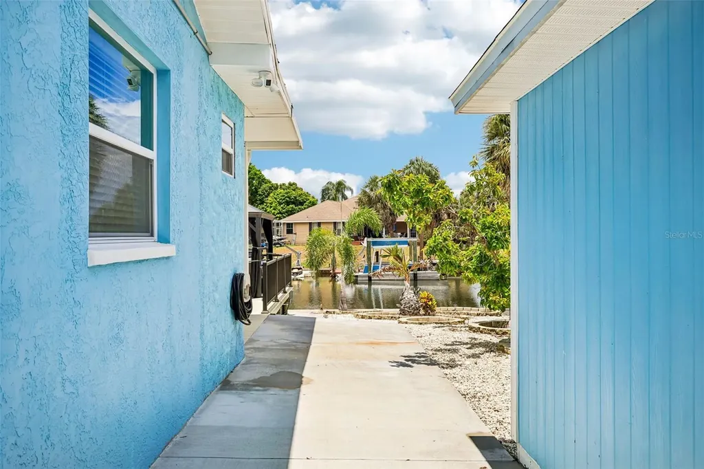 6304 Flamingo Drive Apollo Beach FL 33572