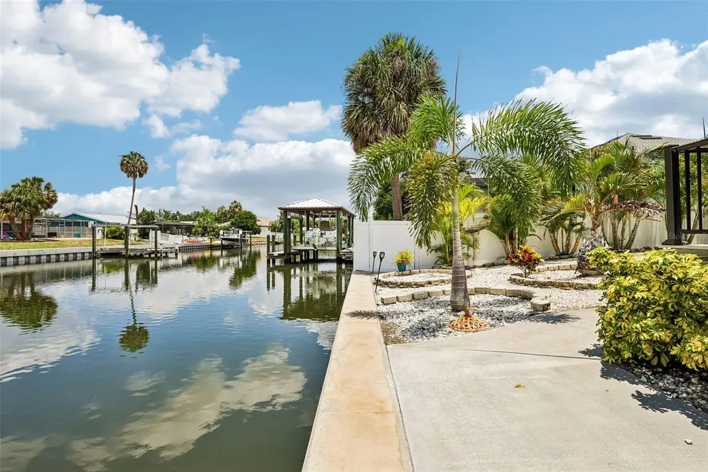 6304 Flamingo Drive Apollo Beach FL 33572