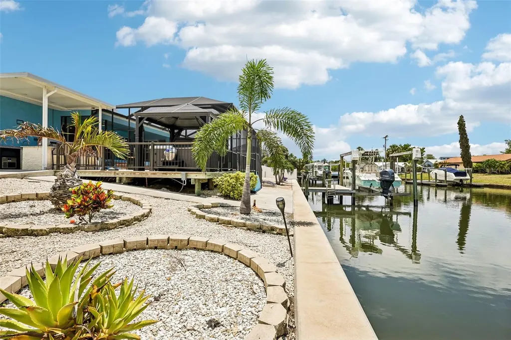 6304 Flamingo Drive Apollo Beach FL 33572
