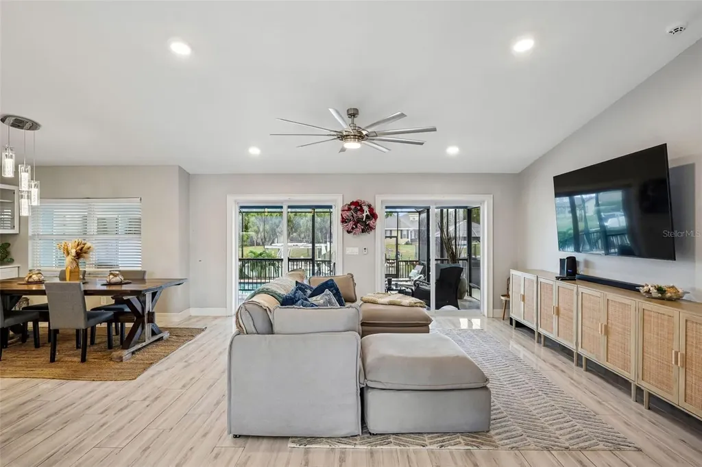 6304 Flamingo Drive Apollo Beach FL 33572