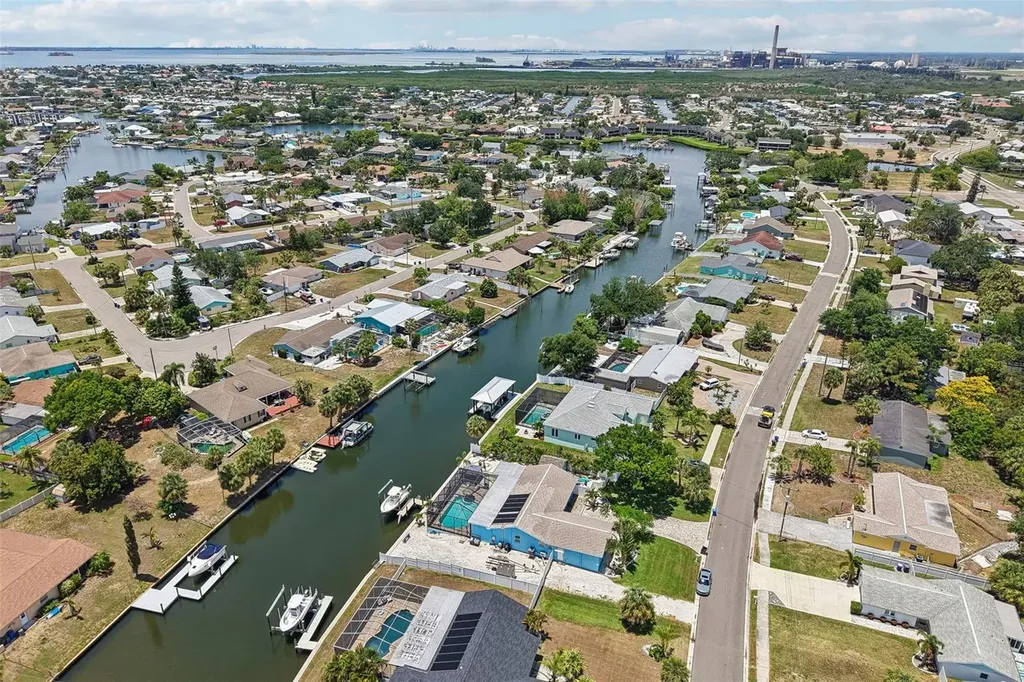 6304 Flamingo Drive Apollo Beach FL 33572