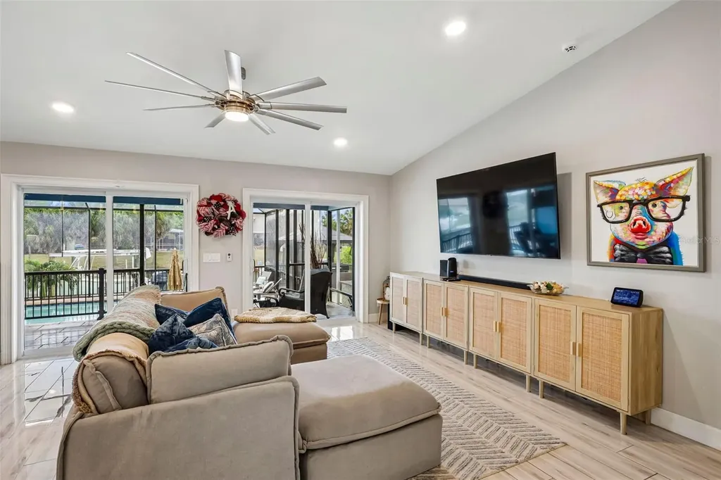 6304 Flamingo Drive Apollo Beach FL 33572