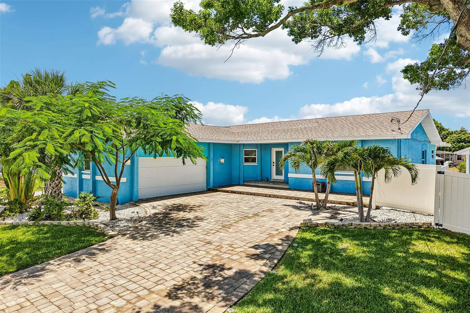 6304 Flamingo Drive Apollo Beach FL 33572