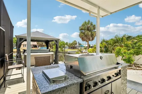 6304 Flamingo Drive Apollo Beach FL 33572