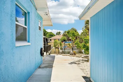 6304 Flamingo Drive Apollo Beach FL 33572