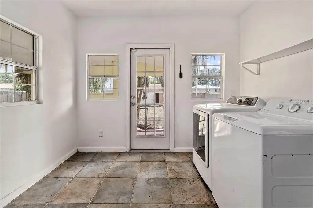 1418 E Powhatan Avenue Tampa FL 33604