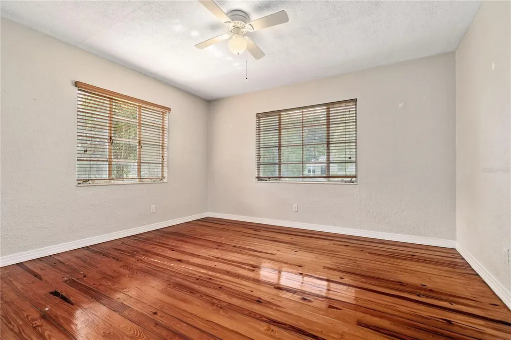 1418 E Powhatan Avenue Tampa FL 33604