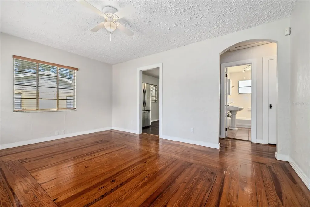 1418 E Powhatan Avenue Tampa FL 33604
