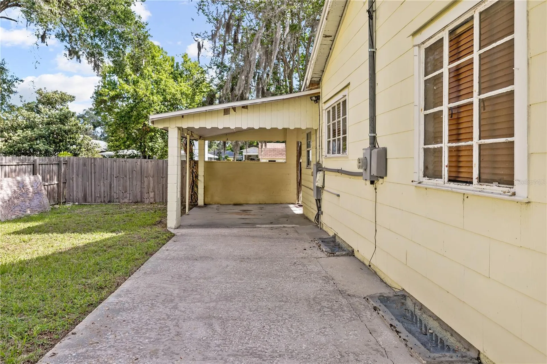 1418 E Powhatan Avenue Tampa FL 33604
