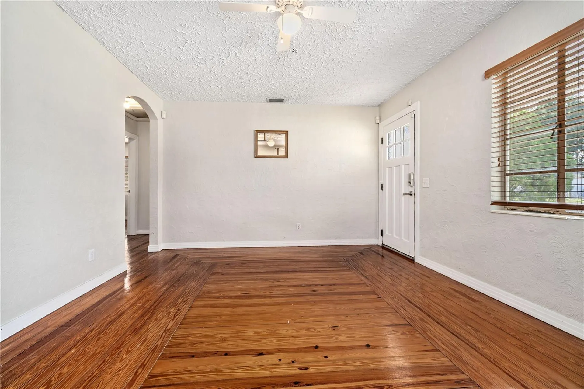 1418 E Powhatan Avenue Tampa FL 33604