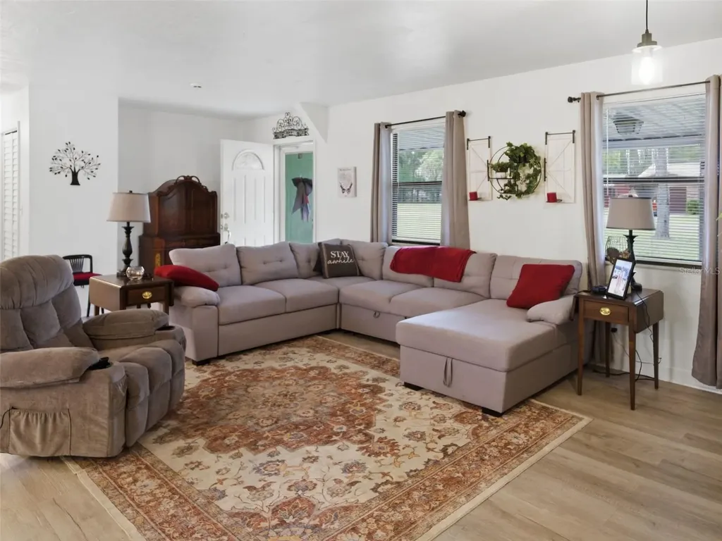 334 7th Way Interlachen FL 32148