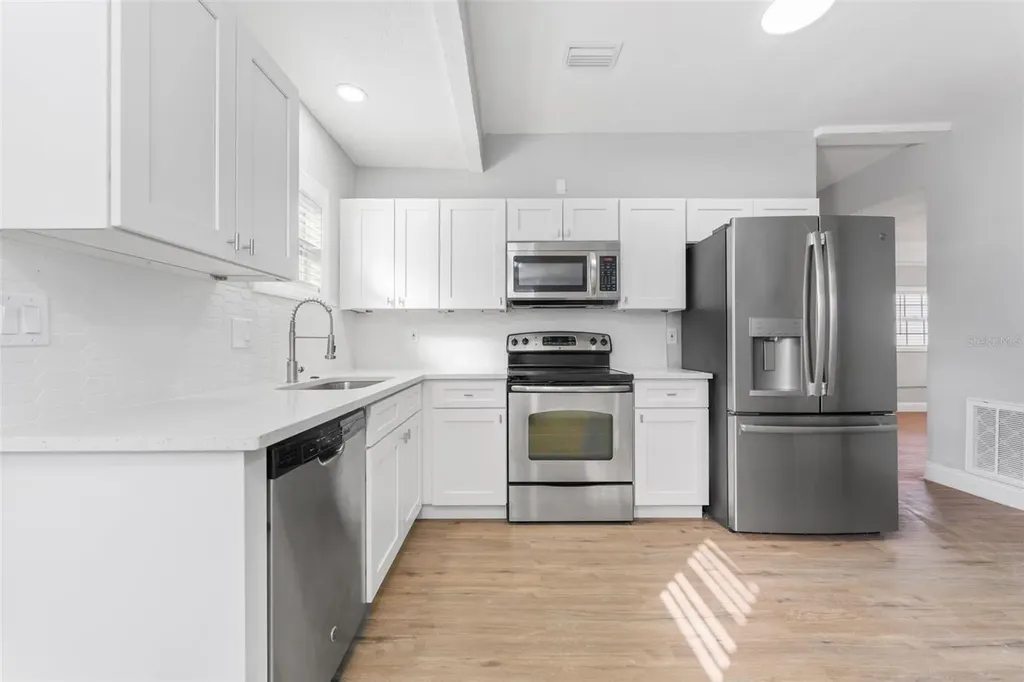 1927 13th Street S St Petersburg FL 33705