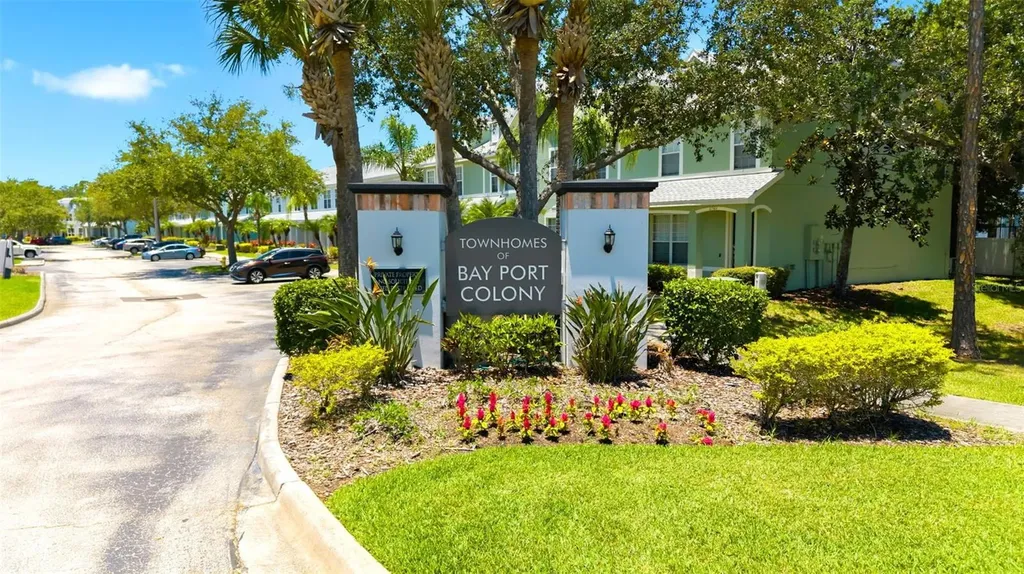 11513 Declaration Drive Tampa FL 33635