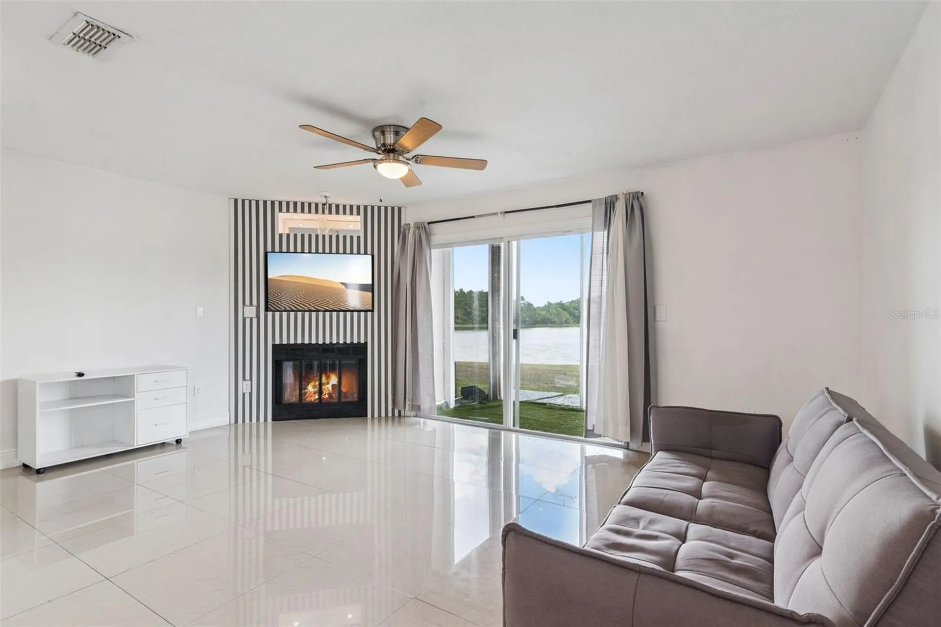 214 Majors Lane Kissimmee FL 34743