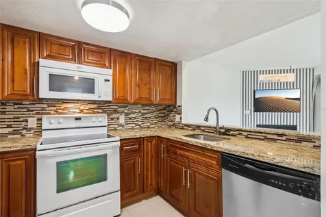 214 Majors Lane Kissimmee FL 34743