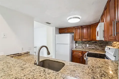 214 Majors Lane Kissimmee FL 34743
