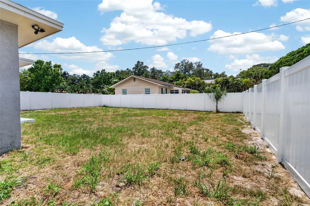 2080 Douglas Avenue Clearwater FL 33755