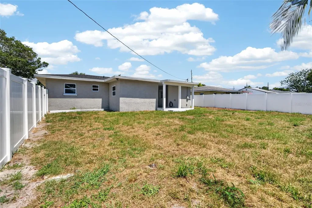 2080 Douglas Avenue Clearwater FL 33755