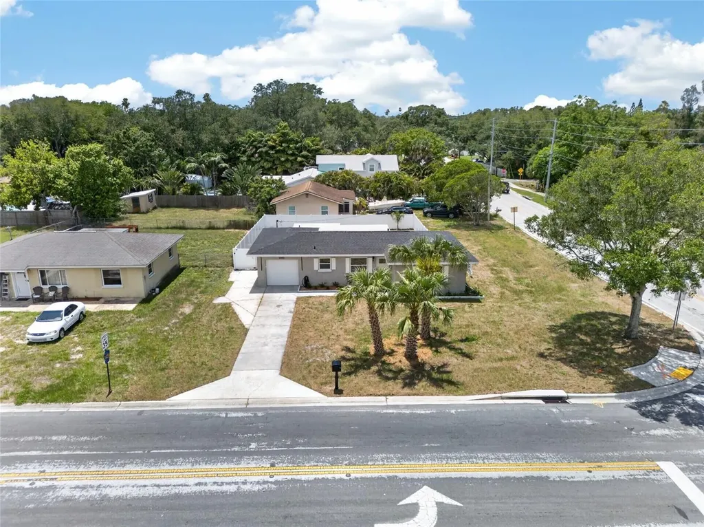 2080 Douglas Avenue Clearwater FL 33755