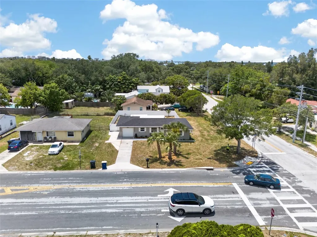 2080 Douglas Avenue Clearwater FL 33755