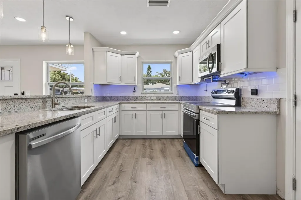 2080 Douglas Avenue Clearwater FL 33755