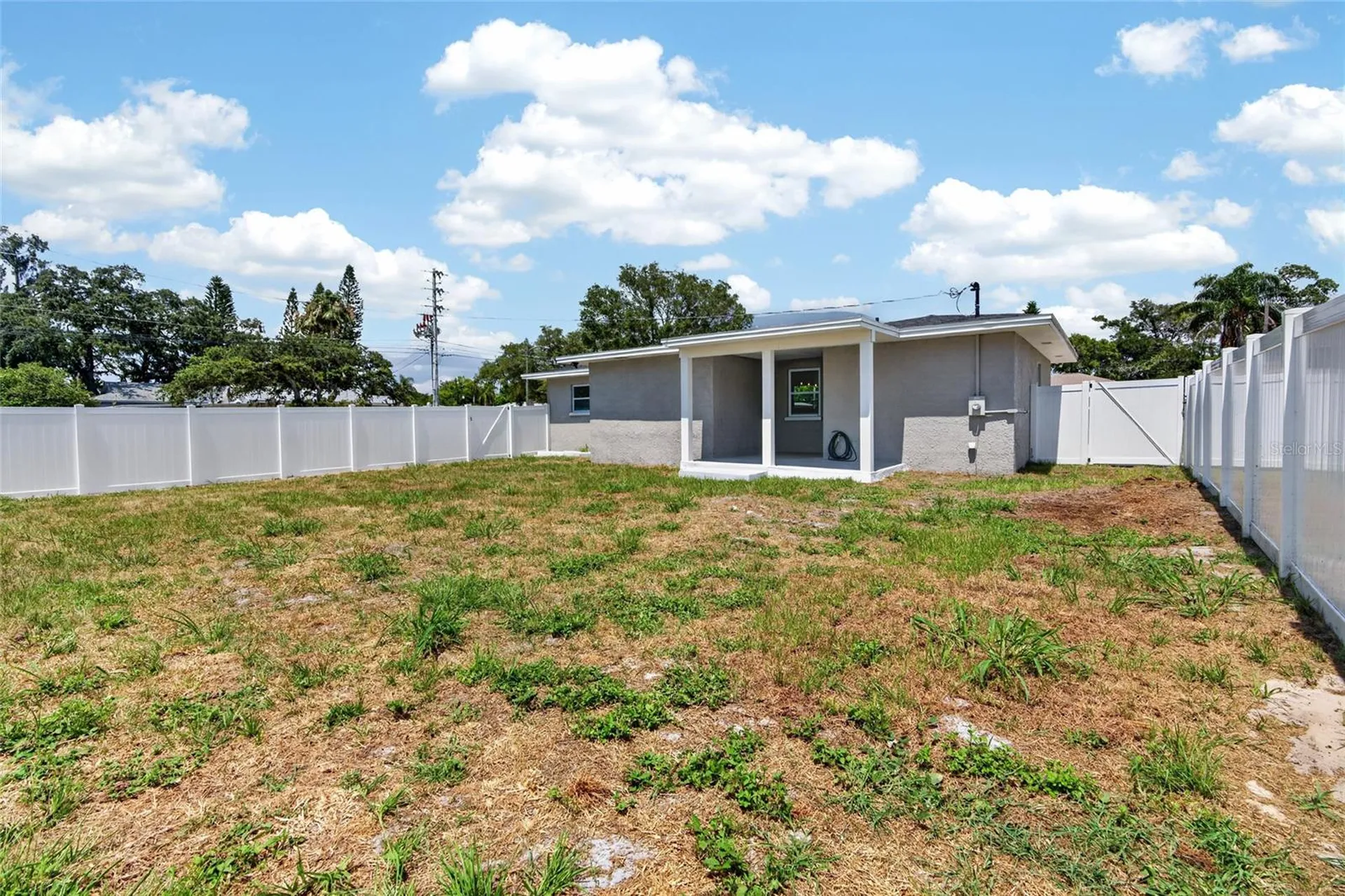 2080 Douglas Avenue Clearwater FL 33755
