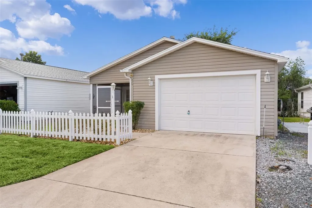 8201 SE 169th Palownia Loop The Villages FL 32162