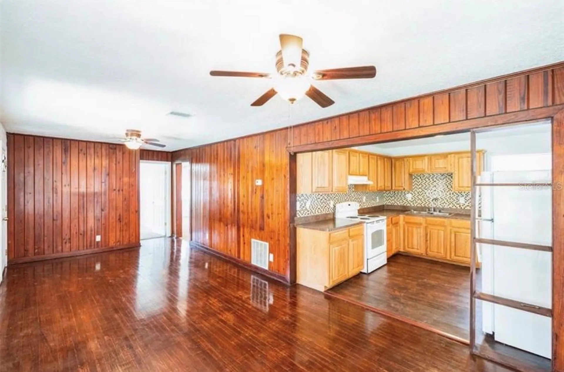 612 Kensington Street Eustis FL 32726