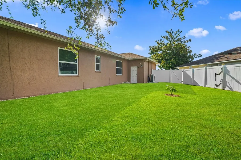 1739 Leichester Court Lutz FL 33549