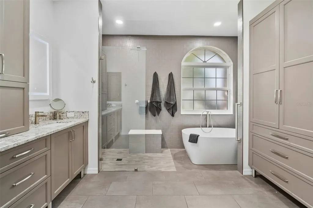 1739 Leichester Court Lutz FL 33549