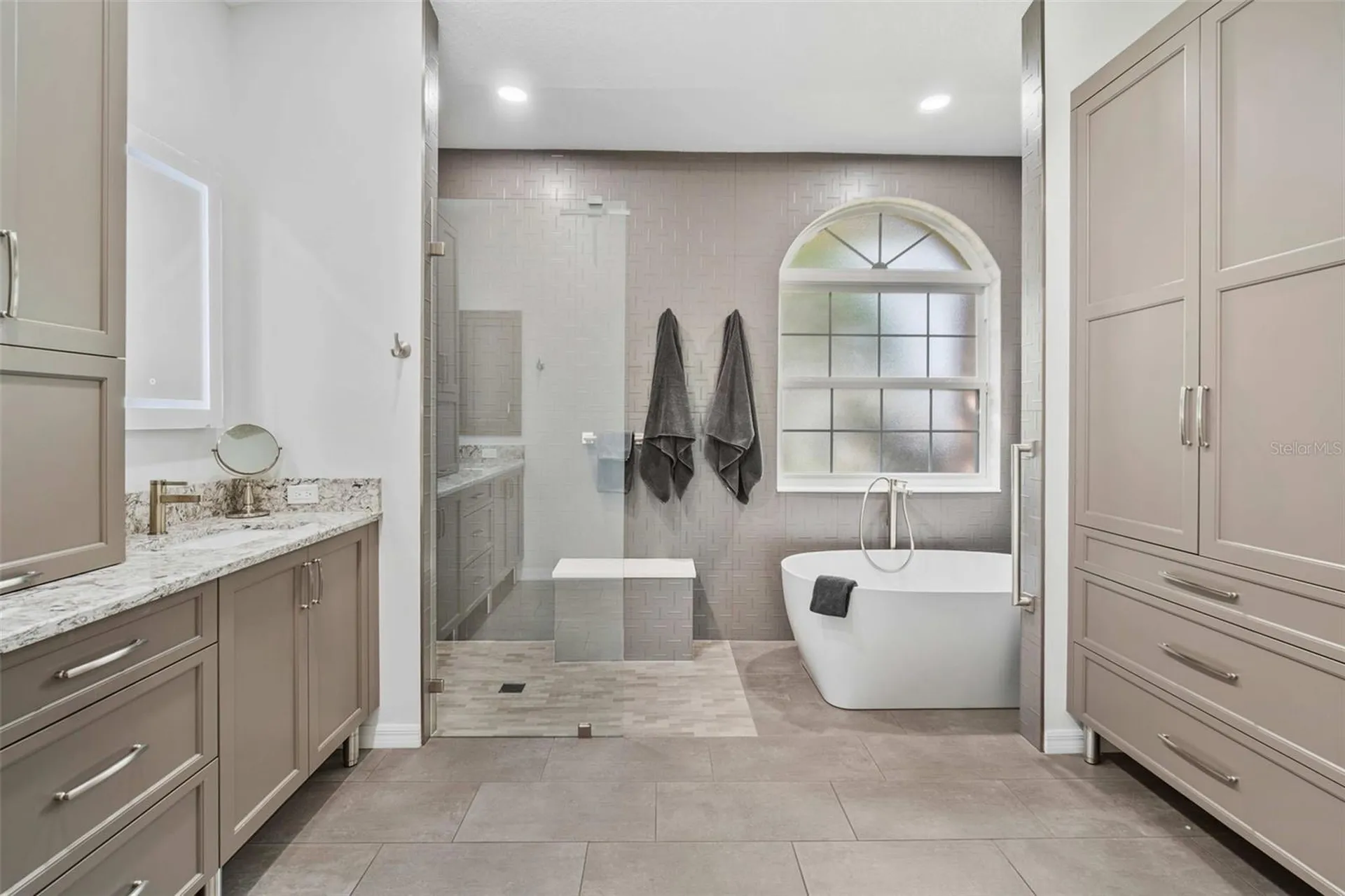 1739 Leichester Court Lutz FL 33549