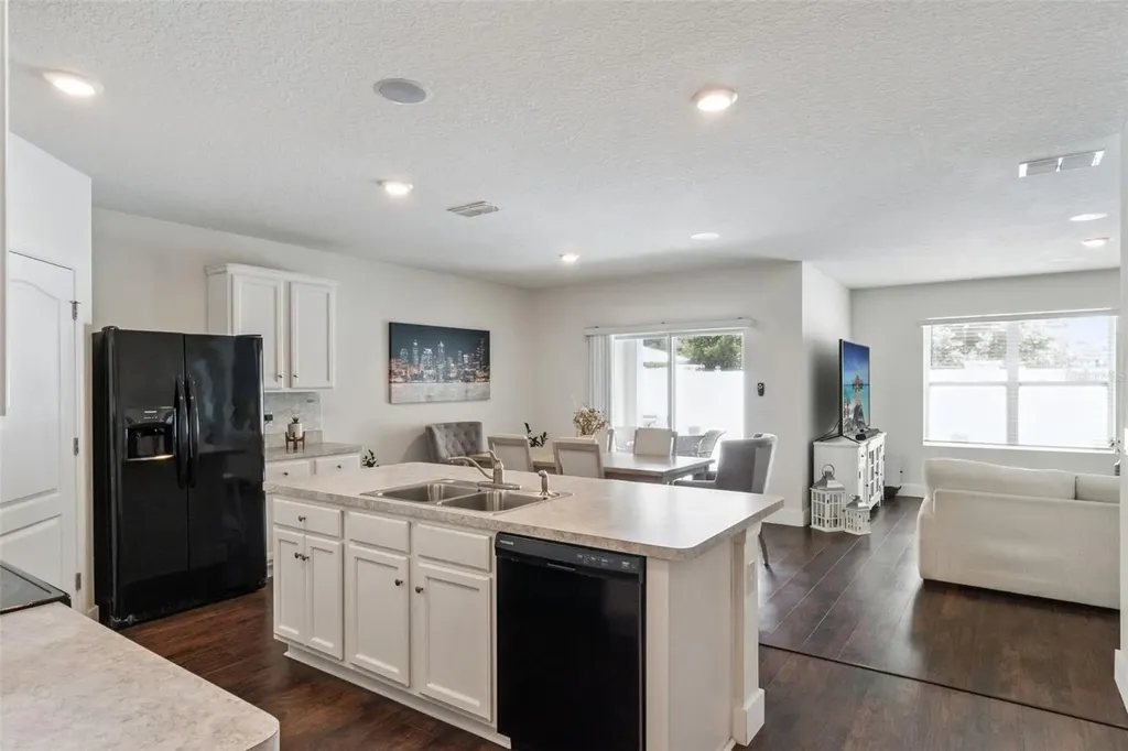 5946 Churchill Sq Way Groveland FL 34736