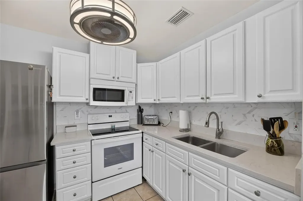 402 Dorchester Place Sun City Center FL 33573