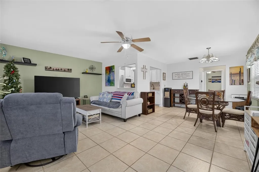 402 Dorchester Place Sun City Center FL 33573