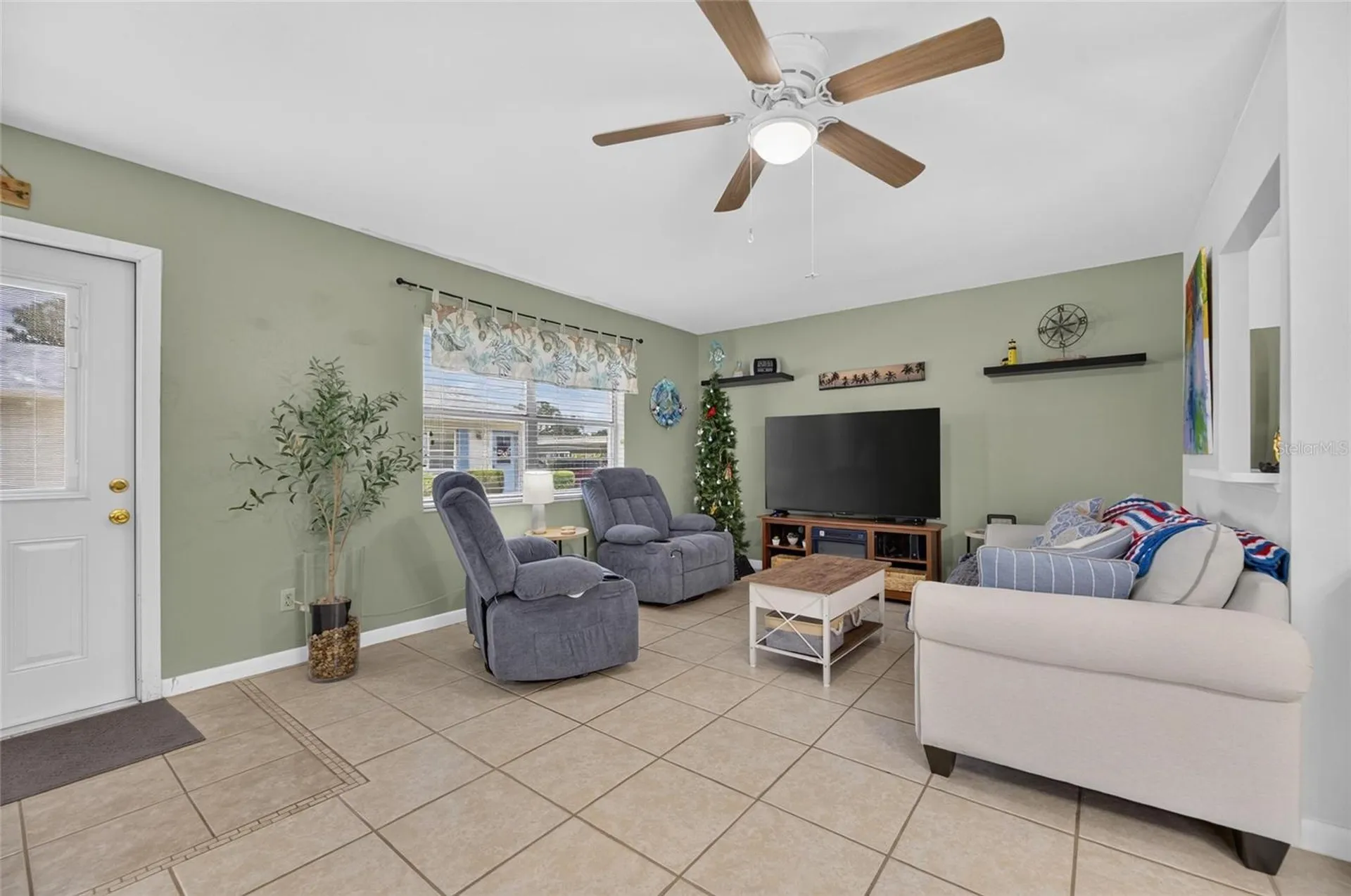 402 Dorchester Place Sun City Center FL 33573