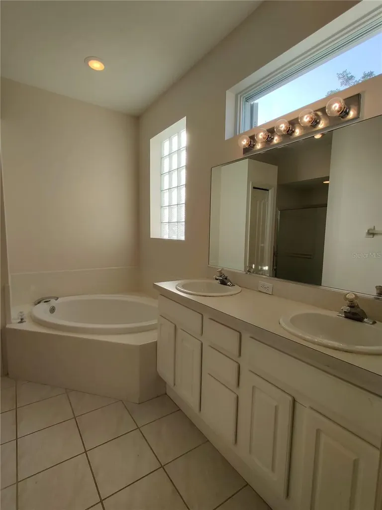 4469 Edinbridge Circle Sarasota FL 34235