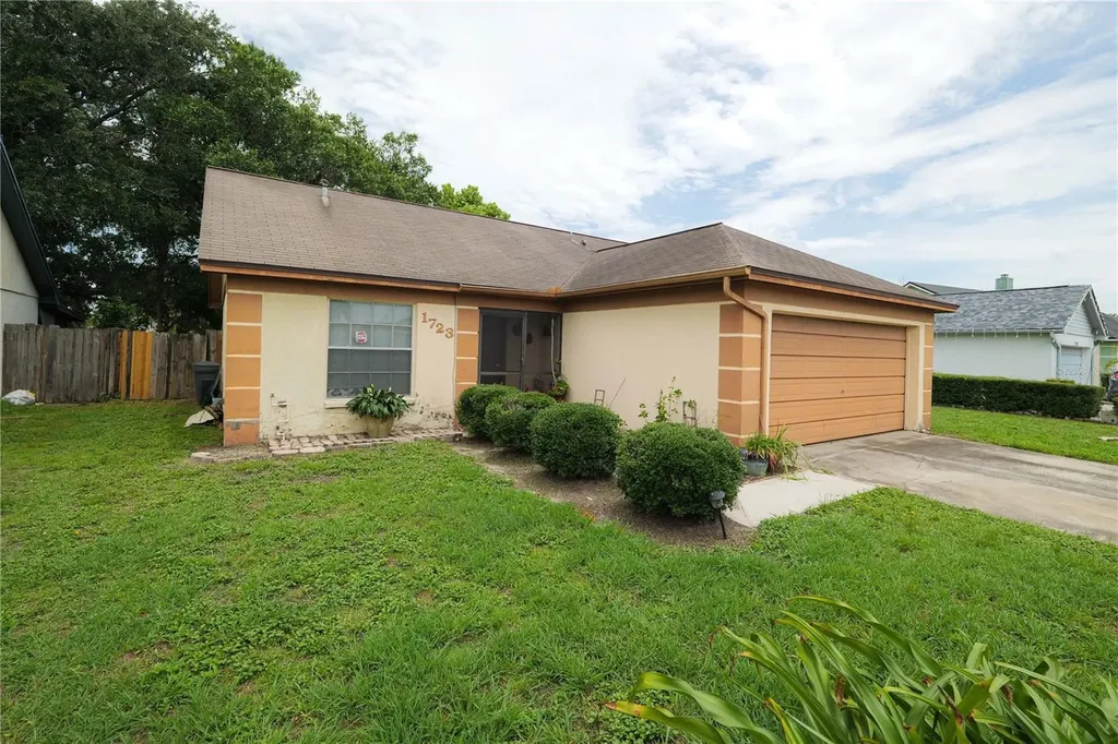 1723 Tarah Trace Drive Brandon FL 33510